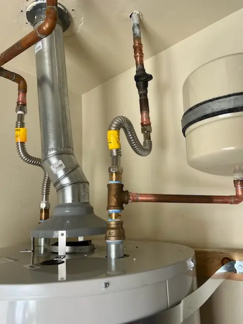 Water heater installation and plumbing repair in Horrell